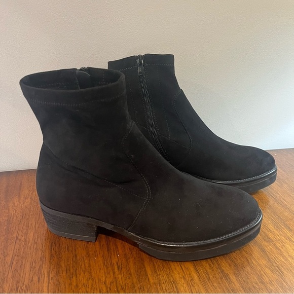 Vaneli Shoes - Vaneli Henson suede black booties,excellent preowned condition 7.5W